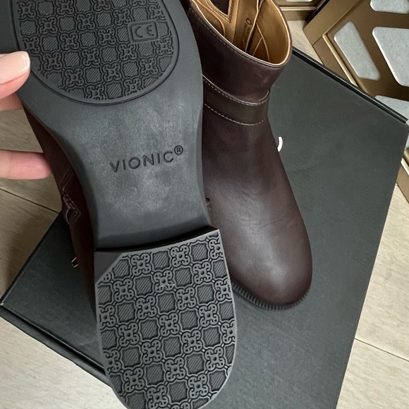 New Vionic Rhiannon Women Bootie Leather 6.5 M Orthotics Arch Support Low Heel - Picture 7 of 8